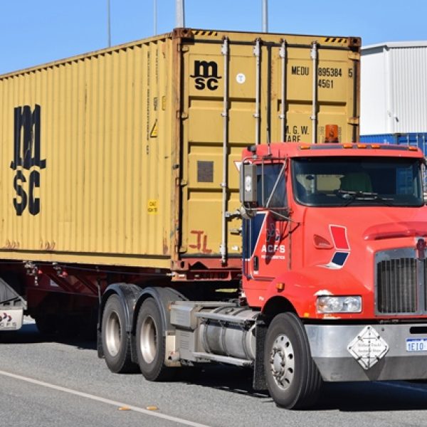truck-heavy-load-tractor-2920533 ????????????????????????????????????